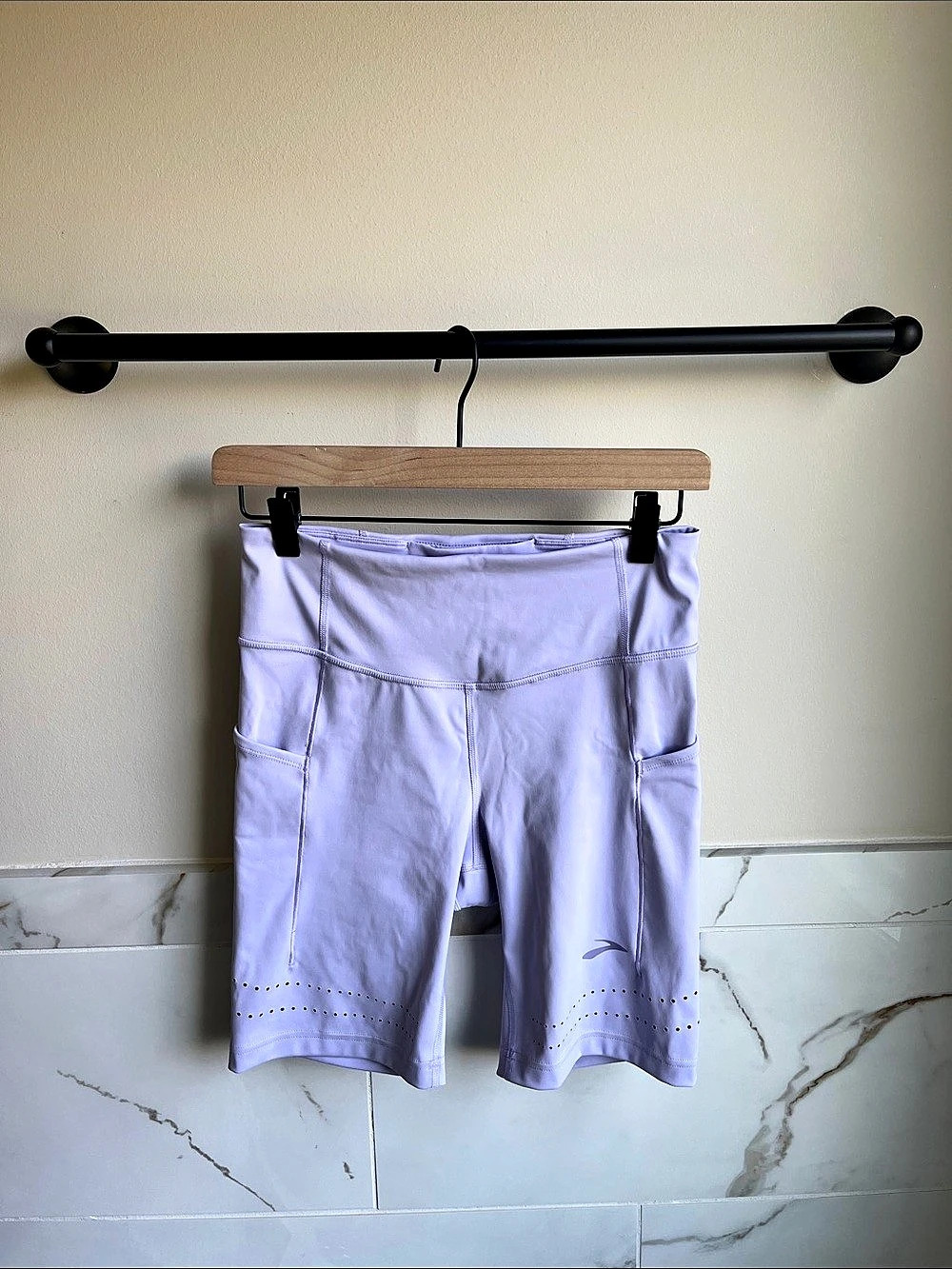 Brooks Chaser 5" Short Athletic Shorts in Purple Size Medium Like New